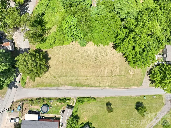 Rock Hill Pl, Asheville, NC 28803