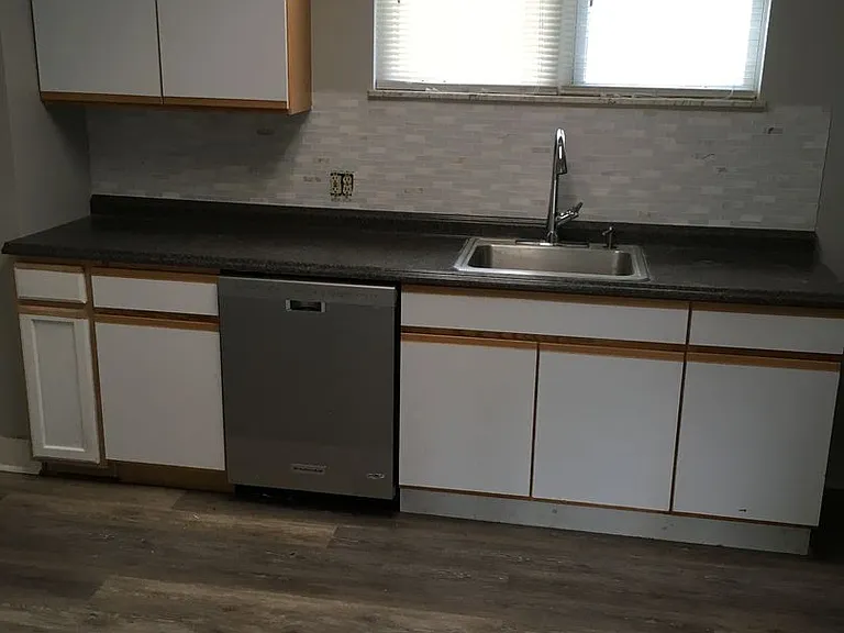 702 Fairview Ave — Photo 5