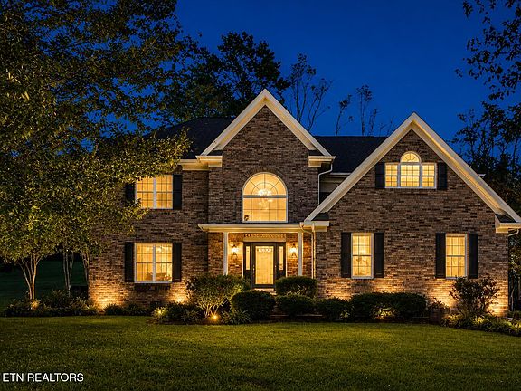 2nd image of 170 Yorkshire Dr