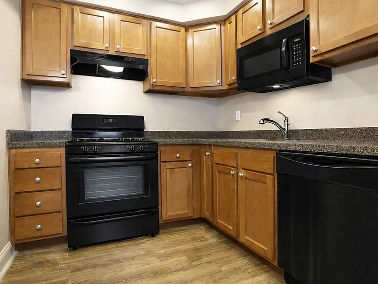 40 Water St #2R — Photo 2