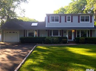 203 E 19th St, Huntington Station, NY 11746