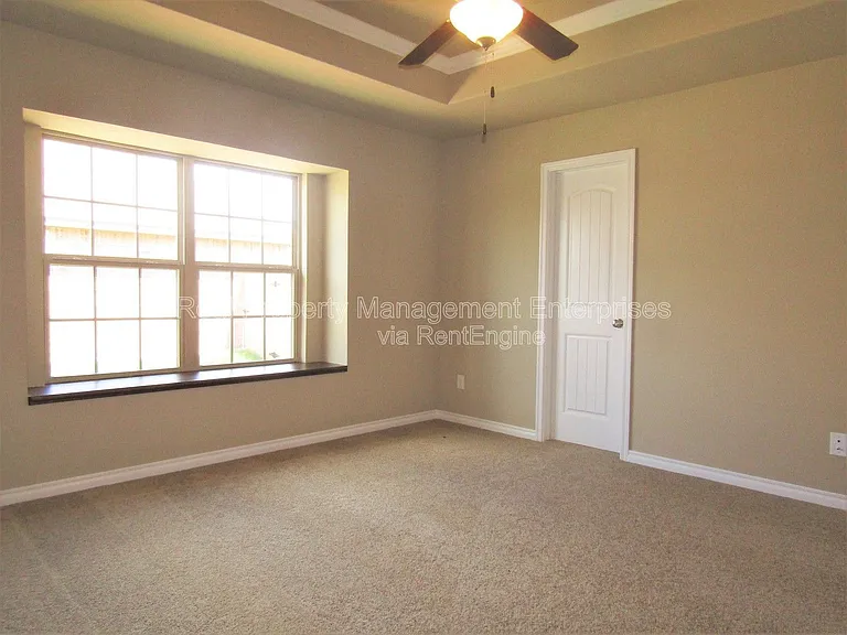 2924 NW 181st St — Photo 10