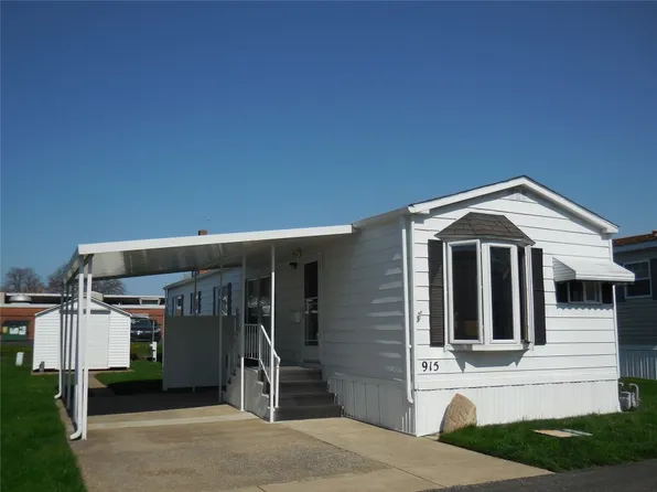 915 Douglas Dr, Erie, PA 16505