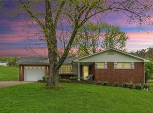 309 Lakeview Dr, Washington, PA 15301