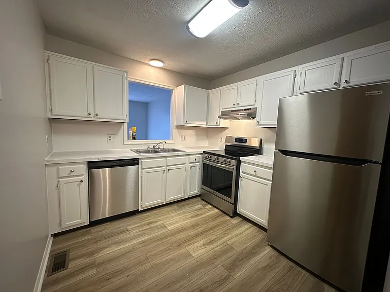 1047 Blue Ridge Dr — Photo 6