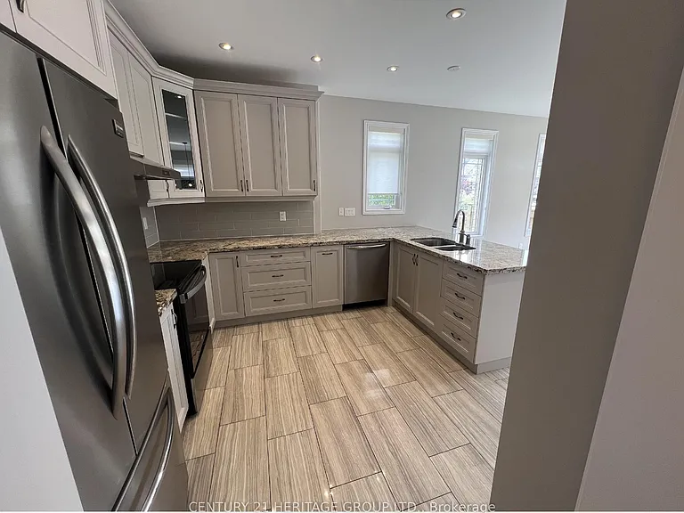 860 Elvidge Trl — Photo 13