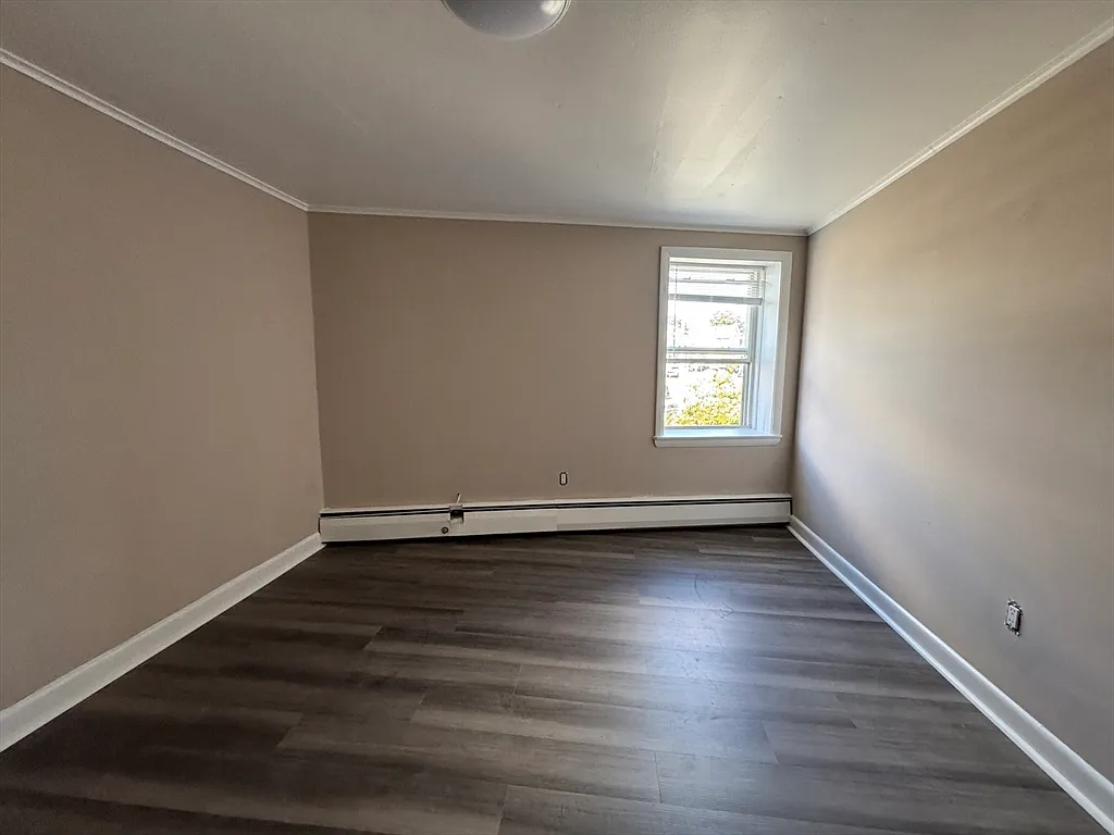 2 bed, 1.0 bath, 800 sqft, $2,000 — Photo 3