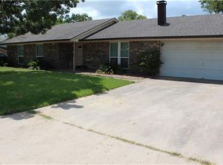 12303 Old River Dr, Mont Belvieu, TX 77523