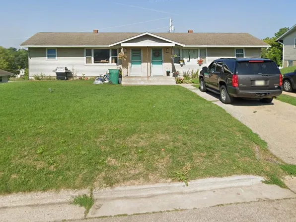 117-119 Ridge Dr, Mount Horeb, WI 53572