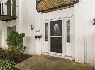 611 Kathy Ln, Bartlett, IL