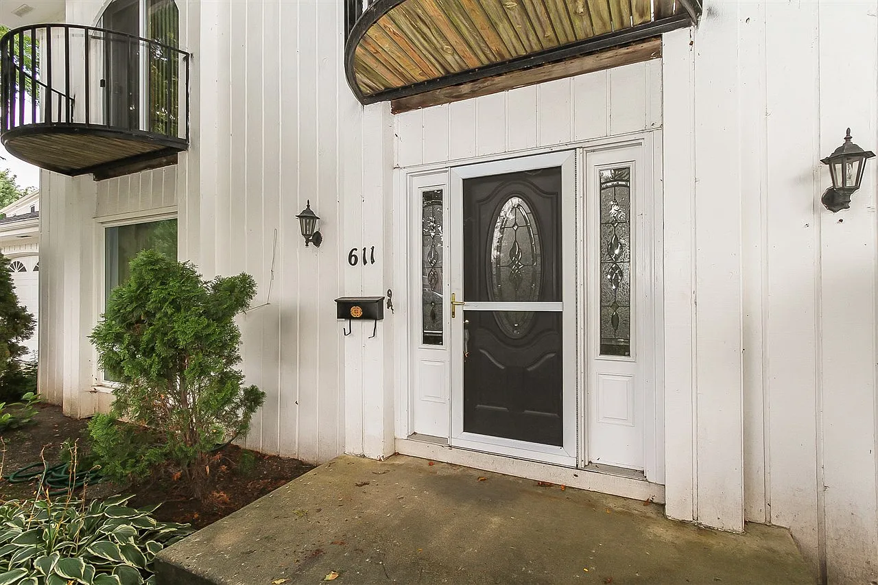 611 Kathy Ln photo 1