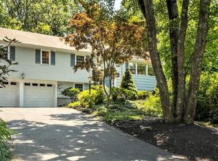 8 Volunteer Way, Lexington, MA 02420