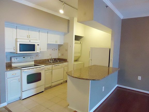 5th image of 1211 S Eads St APT 1411