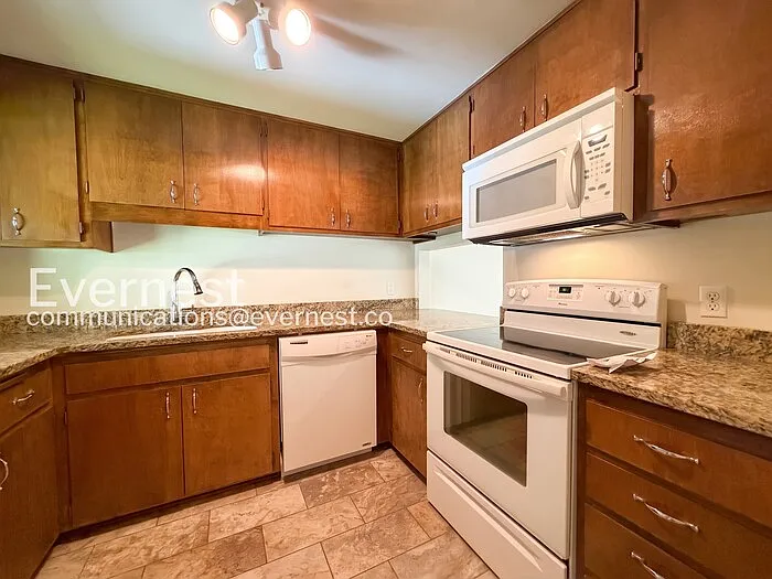2 bed, 1.0 bath, 760 sqft, $1,295 — Photo 3
