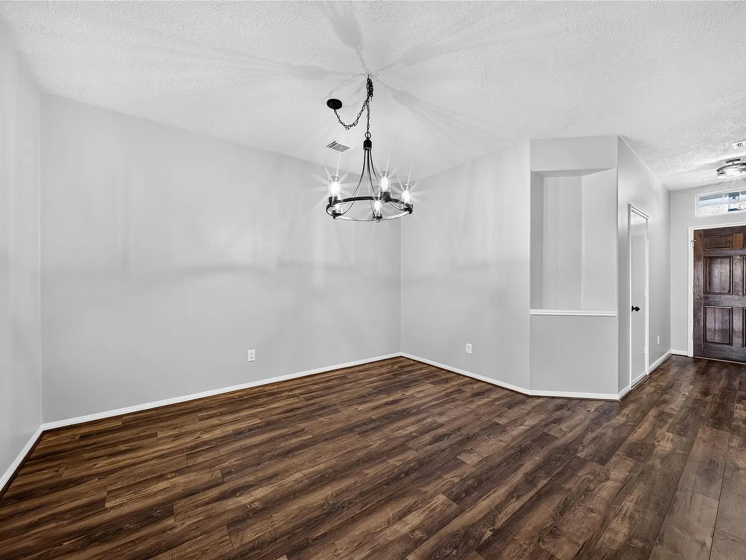 4 bed, 2.0 bath, 1836 sqft, $2,200 — Photo 4