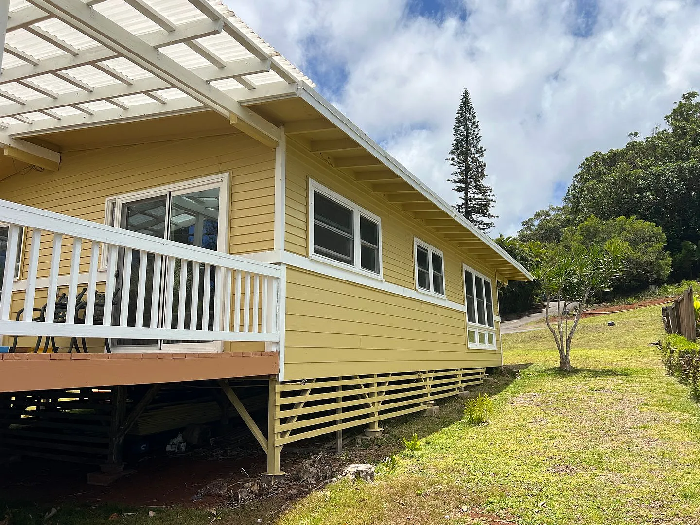 Charming Kalae Cottage with Ocean Views & Mountain Breezes — Photo 4