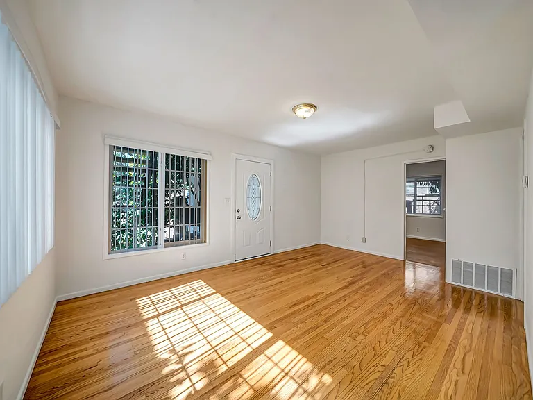 654 Patterson Ave — Photo 9