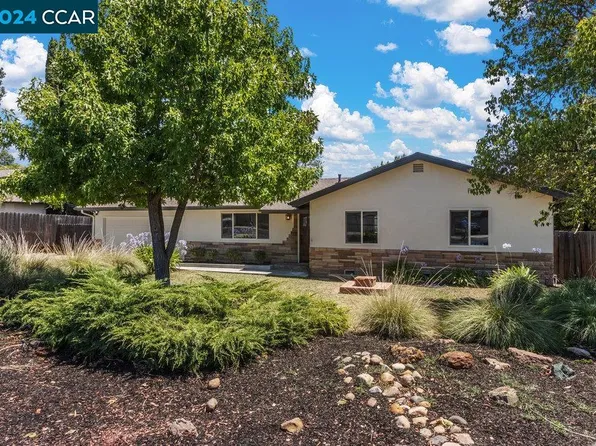 3703 San Michele Dr, Concord, CA 94520