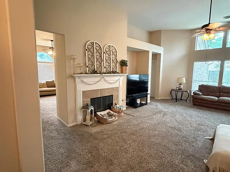 2922 Sandleigh Dr — Photo 4