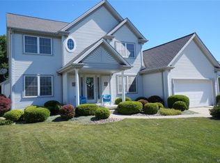 187 Independence Dr, Lockport, NY 14094