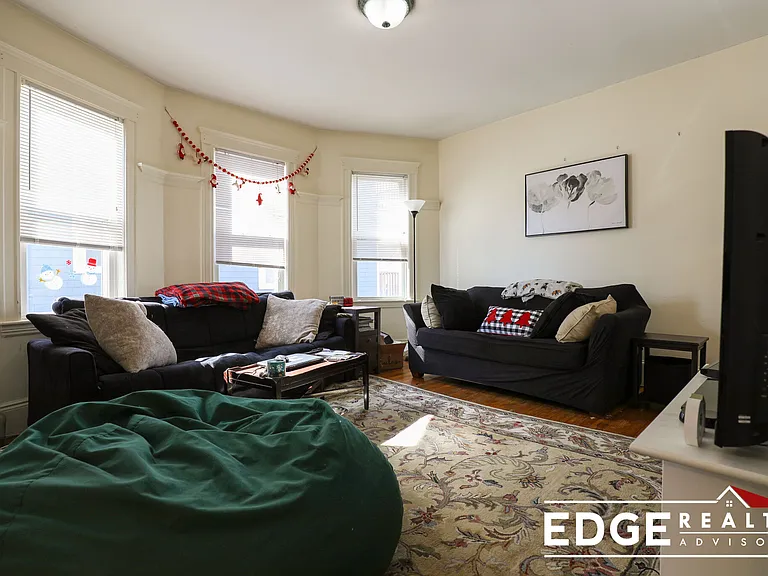 44 Easton St #2 — Photo 6