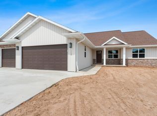 1134 Crescent Hl, Green Bay, WI 54313