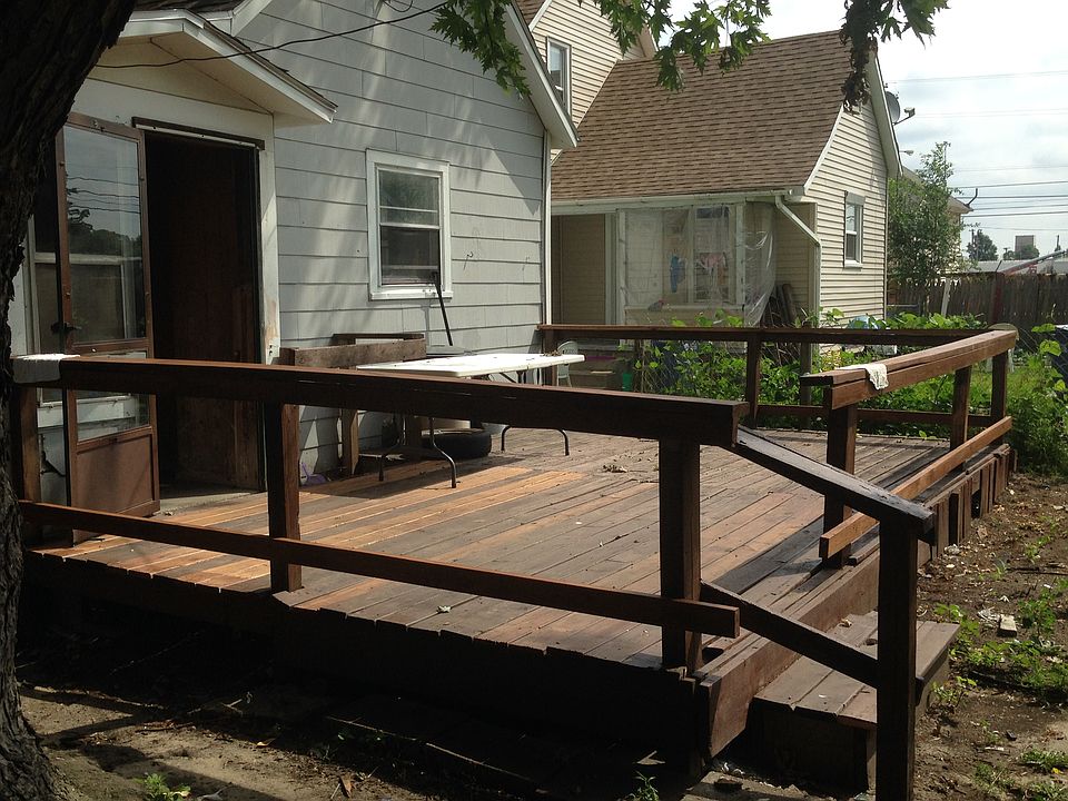 2nd image of 530 Vries St SW