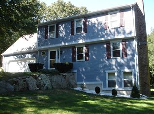 4 Southwick Cir, Saunderstown, RI 02874