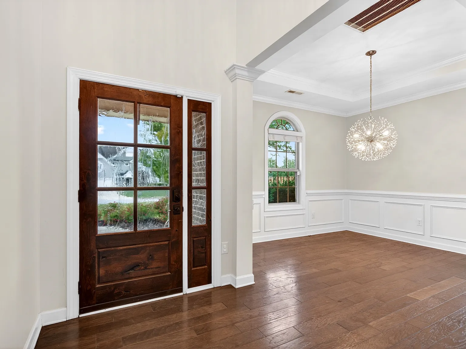 4 bed, 2.5 bath, $3,300 — Photo 3