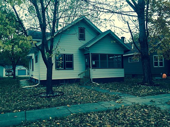 2nd image of 821 17th Ave S