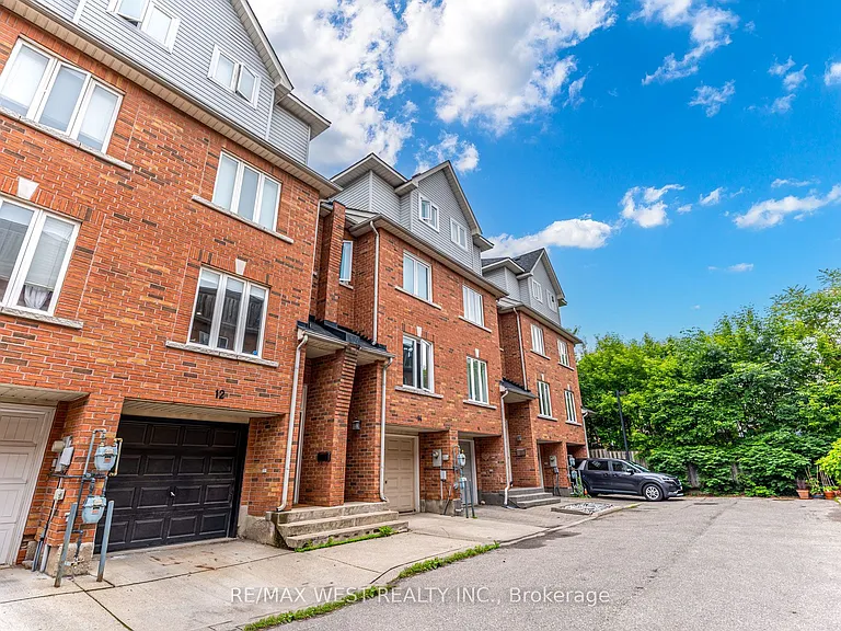 12 Grogan Mews — Photo 17
