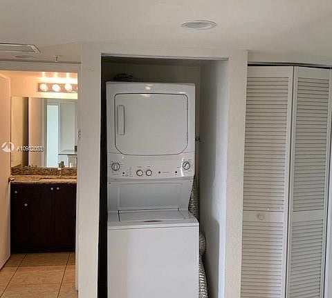 4th image of 3138 NW 22nd Ave APT 210