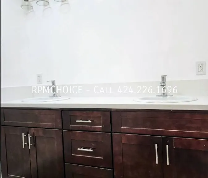 532 S Flower St #1 — Photo 48