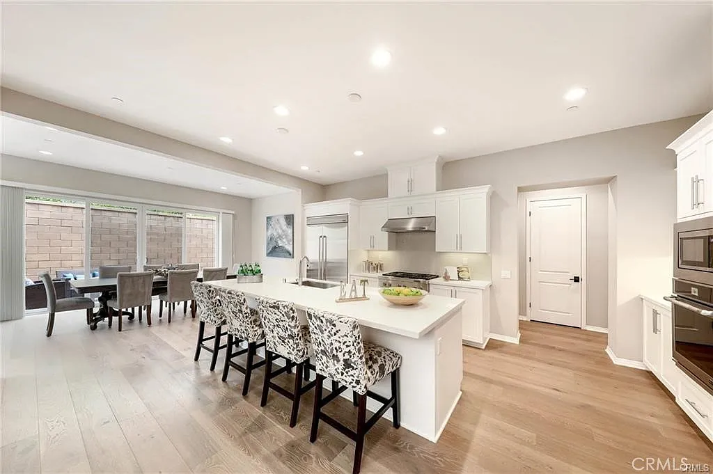 4 bed, 3.5 bath, 3473 sqft, $7,200 — Photo 3