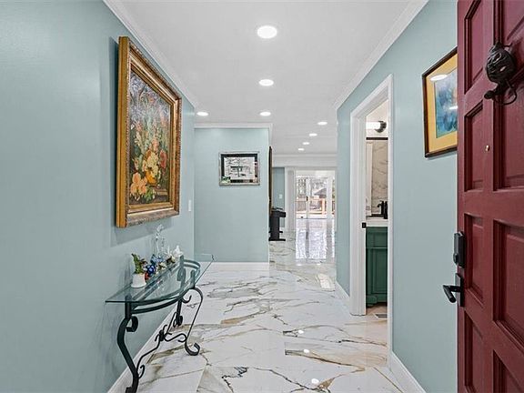 3rd image of 14 Westwood Cir SW