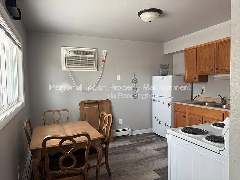 142 6th Ave N #5 — Photo 4