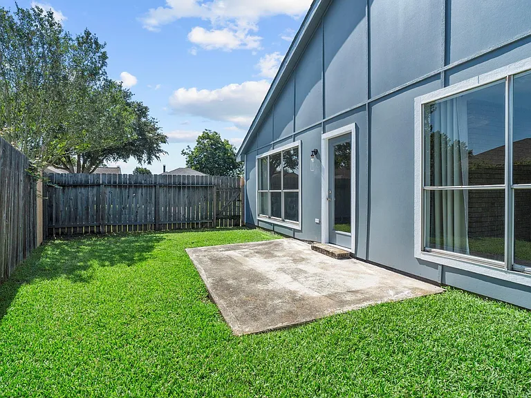 2210 Trail West St — Photo 31