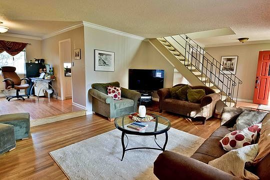 3rd image of 638 Sherree Dr