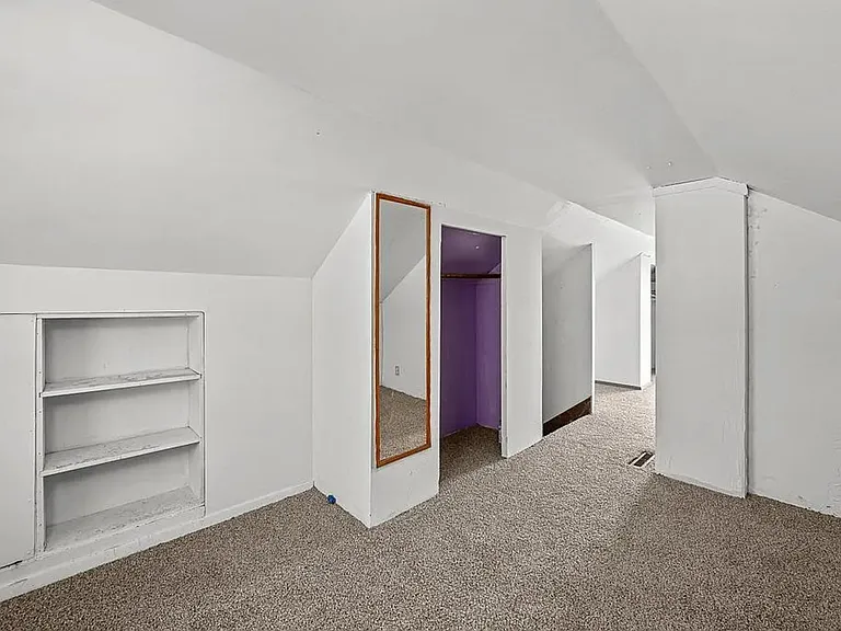 2025 S Bluff Blvd — Photo 10
