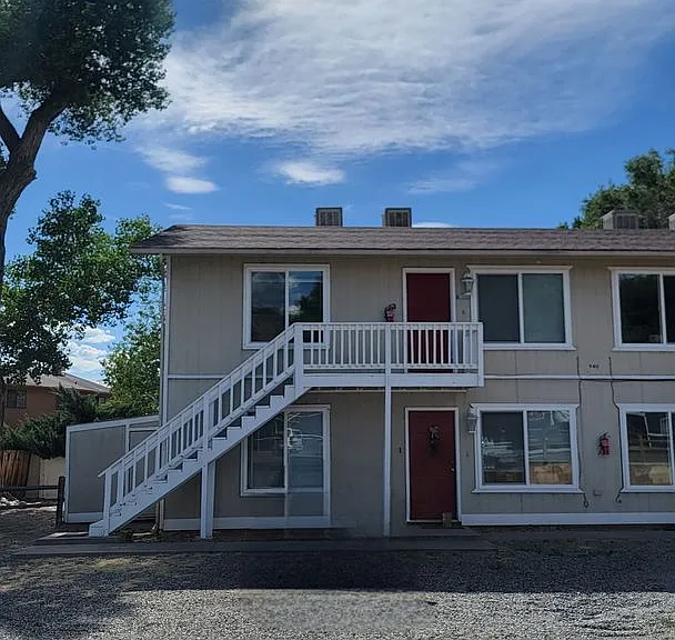 940 Iowa Ave — Photo 1