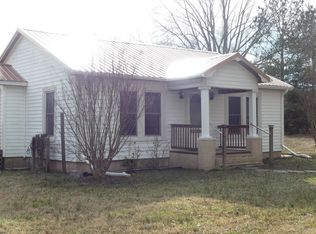 296 Sweetwater Ln, Chase City, VA 23924
