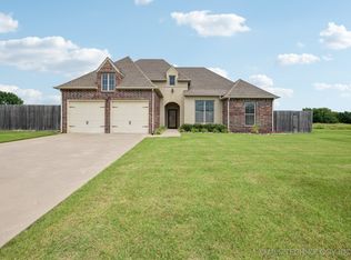 604 Club House Dr, Muskogee, OK 74403