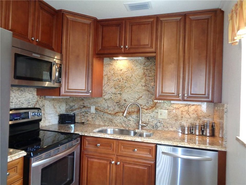 1st image of 34 Pine Arbor Ln