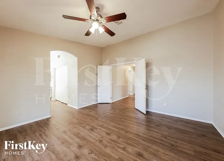 2222 N 90th Ln — Photo 9