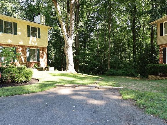 3rd image of 5900 Hollow Oak Ct
