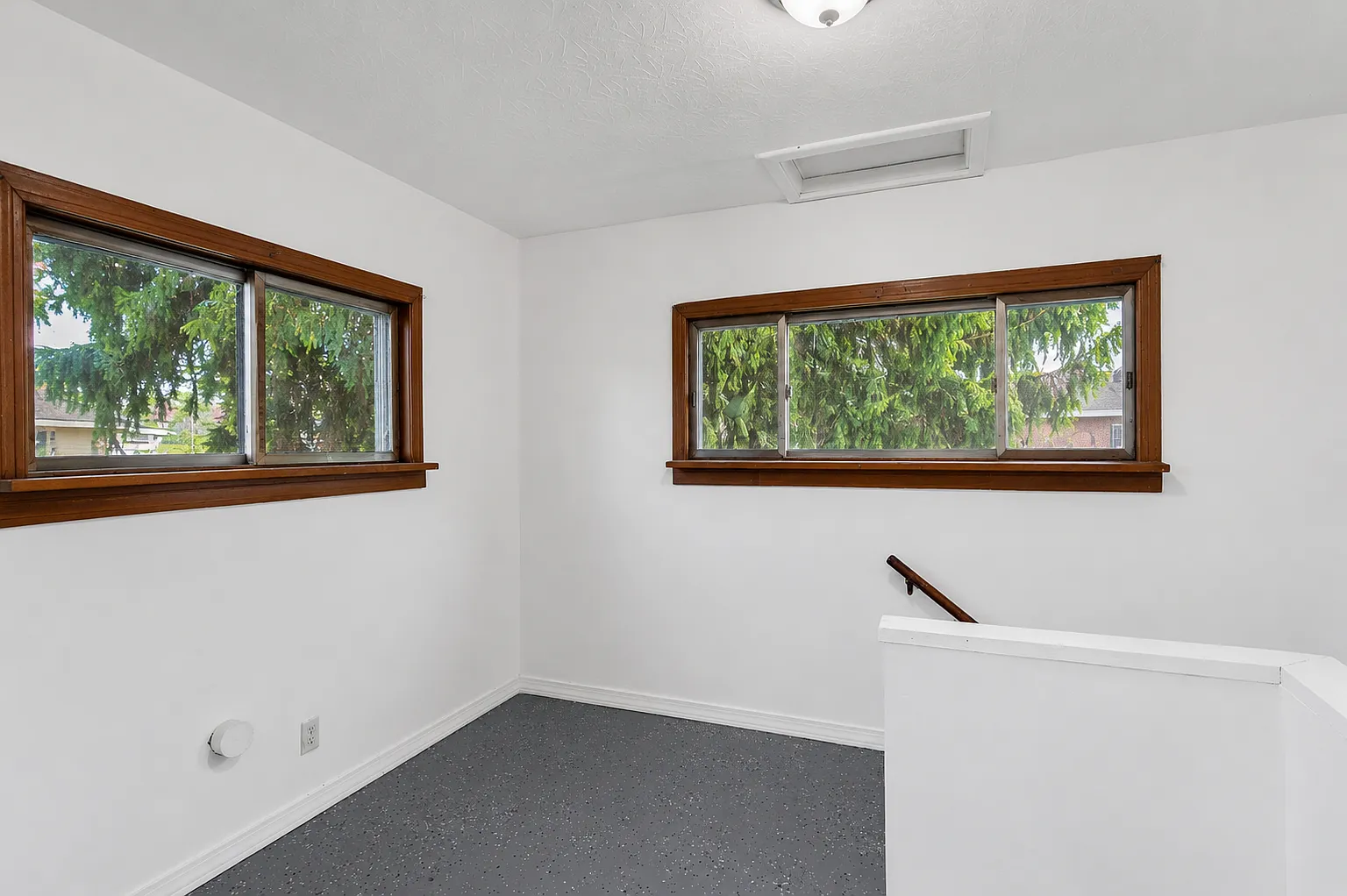 2232 Youngstown Road Southeast - 1 — Photo 3