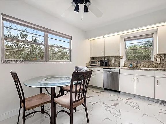 3rd image of 1501 Cayman Way APT A4