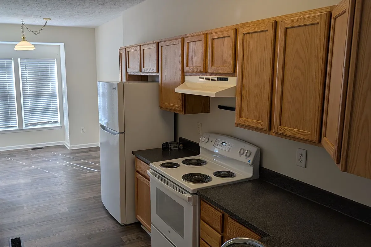 Building Photo - 5055 Woods Line Dr