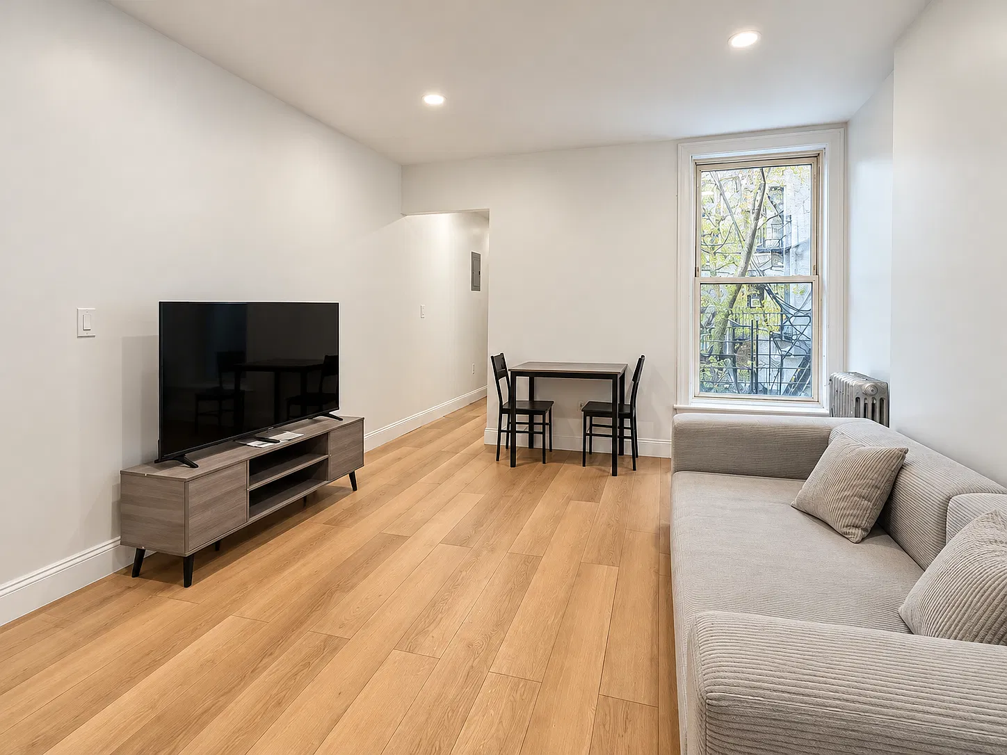 872 Macon Street — Photo 4