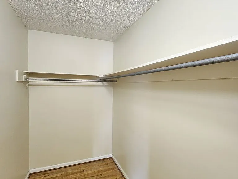 590 Deep Woods Dr — Photo 16